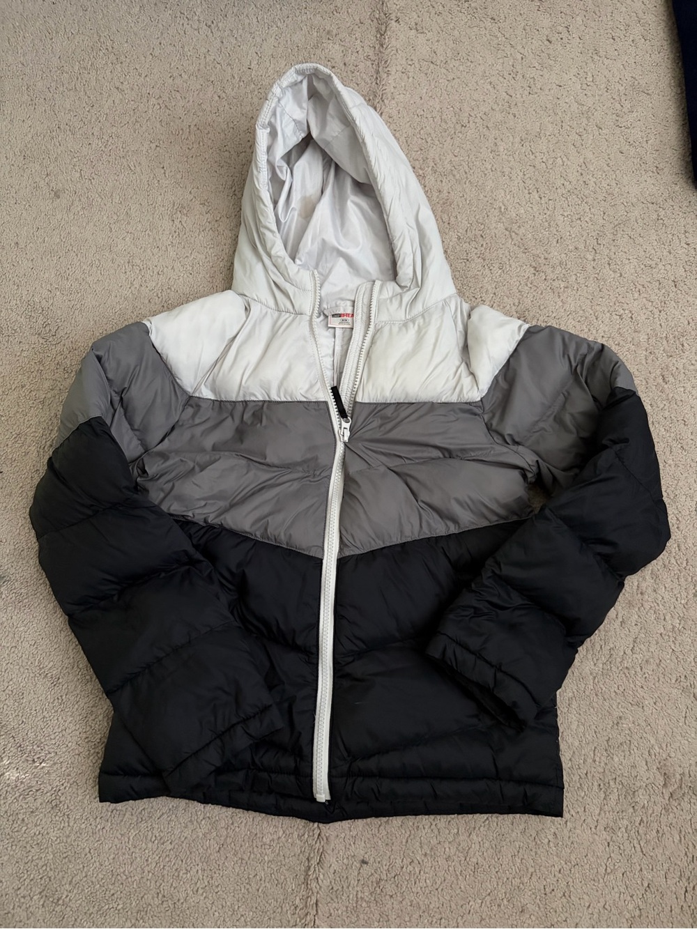 32 Degrees Kids Colorblock Puffer Jacket in White, Gray & Black